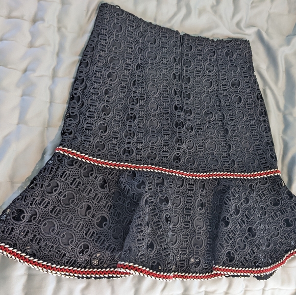 Sandro Richard Chain-Link Lace Skirt black with red and white trim size 1 - Picture 2 of 6